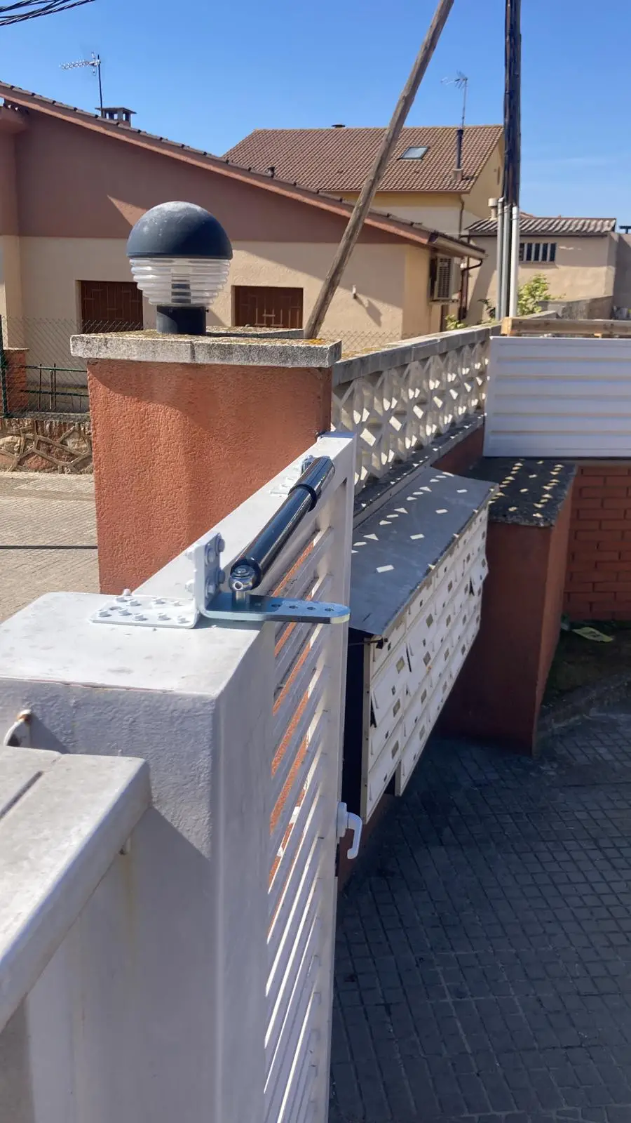 Después del cambio de pistón de la puerta