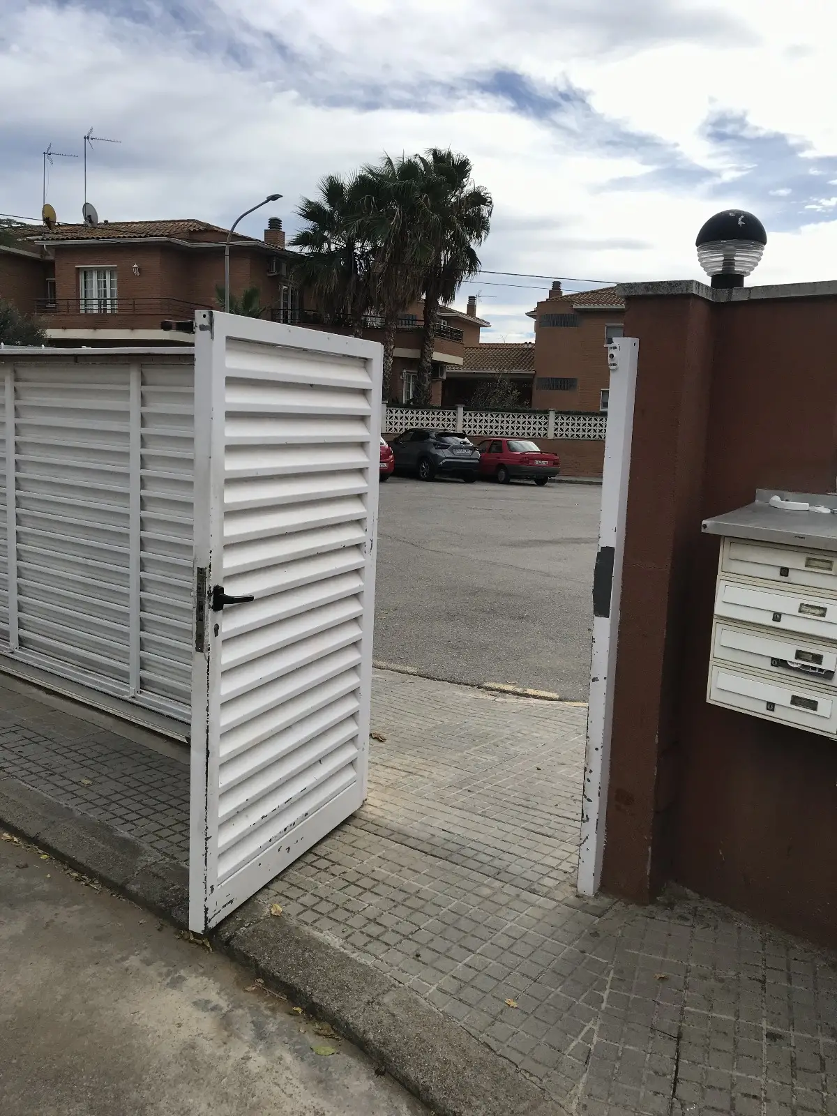 Antes del cambio de pistón de la puerta